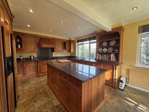 Kitchen Island- click for photo gallery